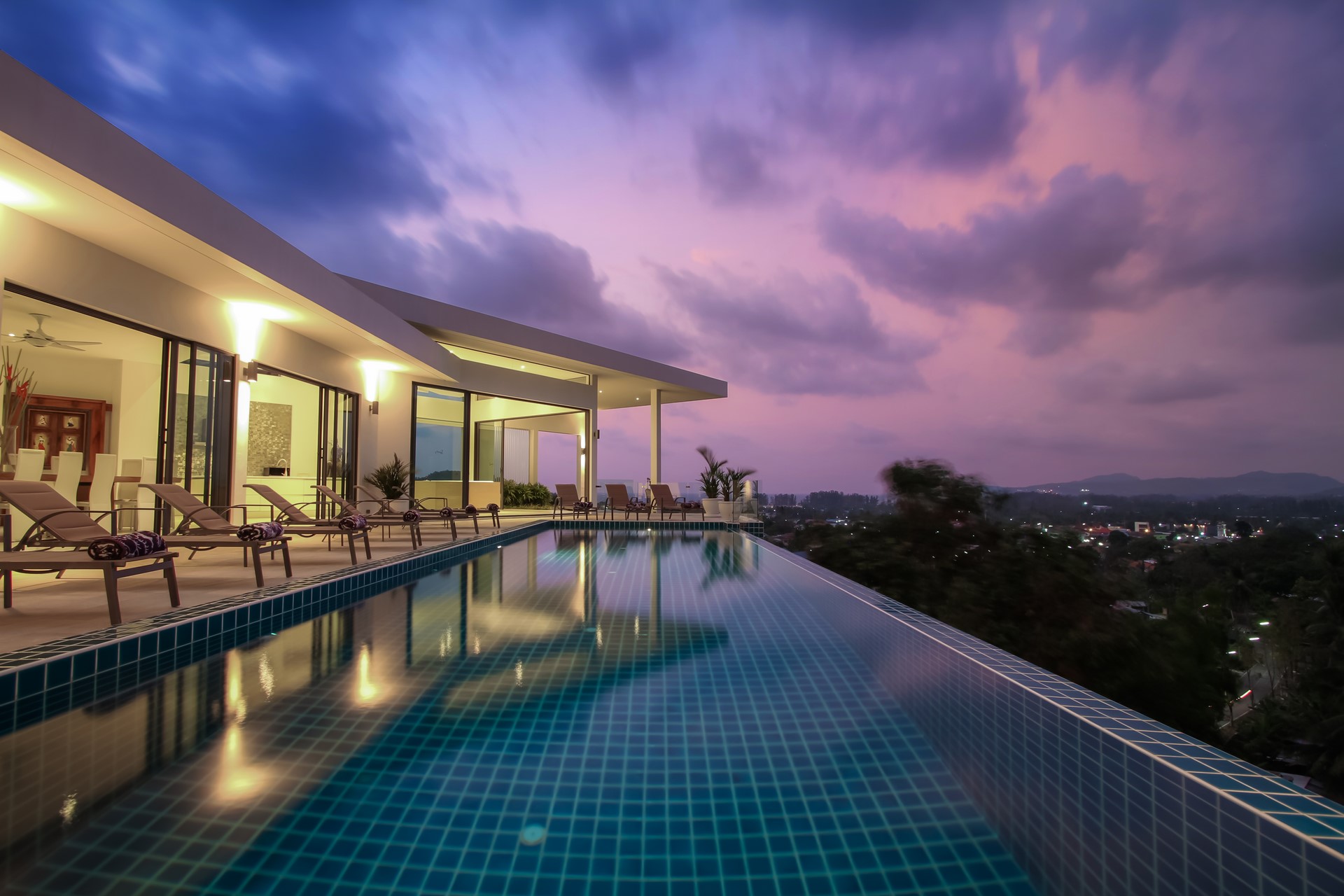 Bangtao 10 Bedroom Luxury Pool Villa 0455