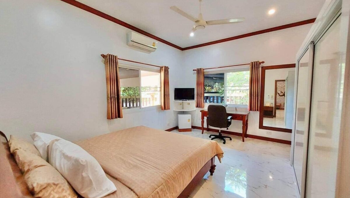 Chalong Hotel-Resort 10 bedroom (12)