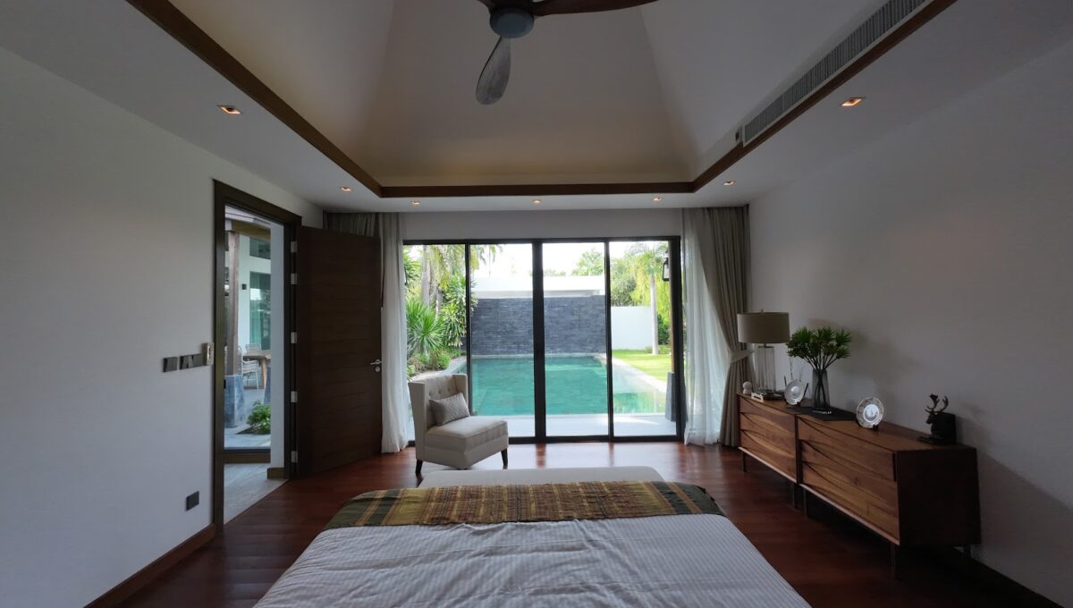 4 Bedroom Lakehouse (11) - Copy