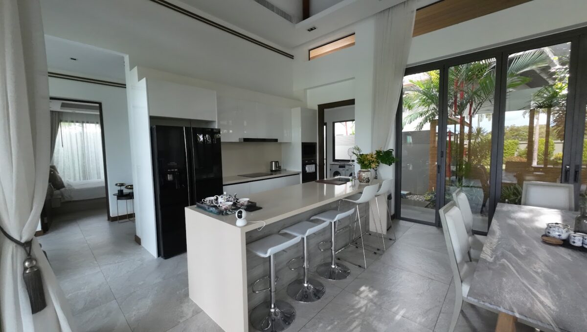 4 Bedroom Lakehouse (12) - Copy