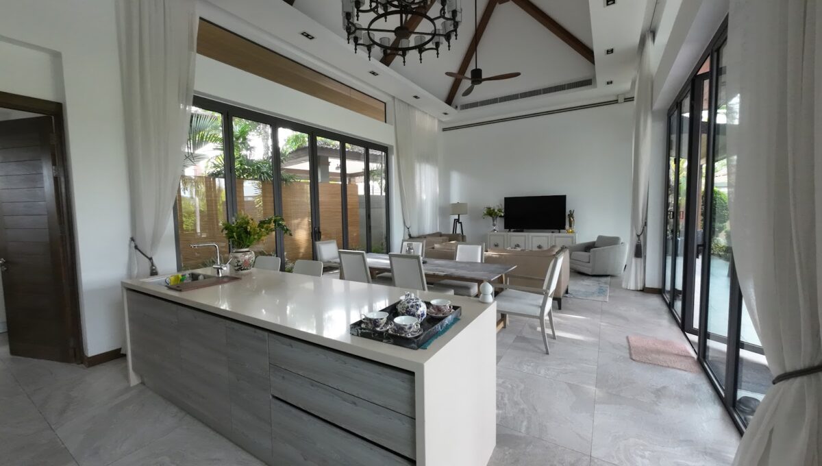4 Bedroom Lakehouse (13) - Copy