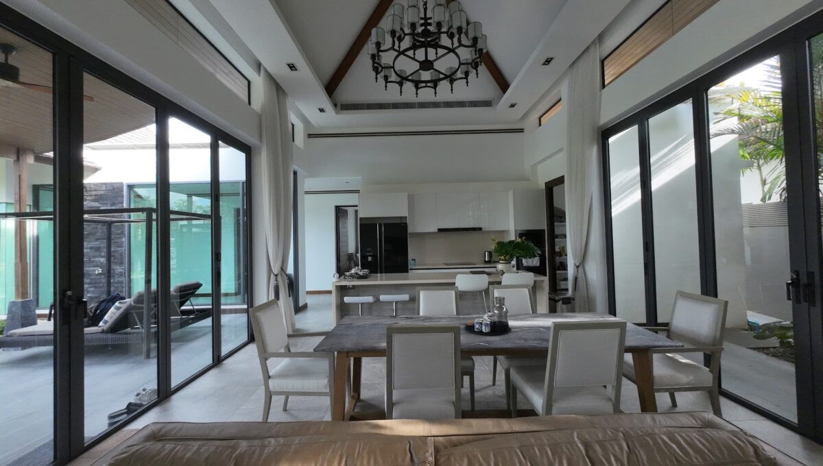 4 Bedroom Lakehouse (16) - Copy